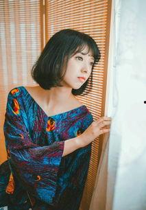 短发美女个人生活照